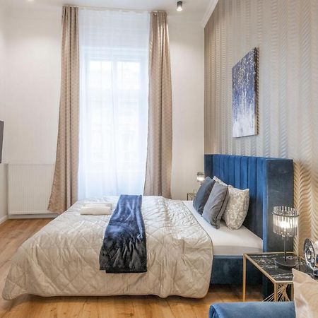 Luxurious Central Grand Home W/ 3Bedrm 2Bathrm Budapest Exterior photo