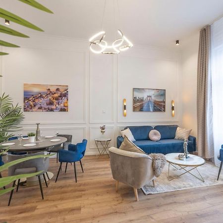 Luxurious Central Grand Home W/ 3Bedrm 2Bathrm Budapest Exterior photo