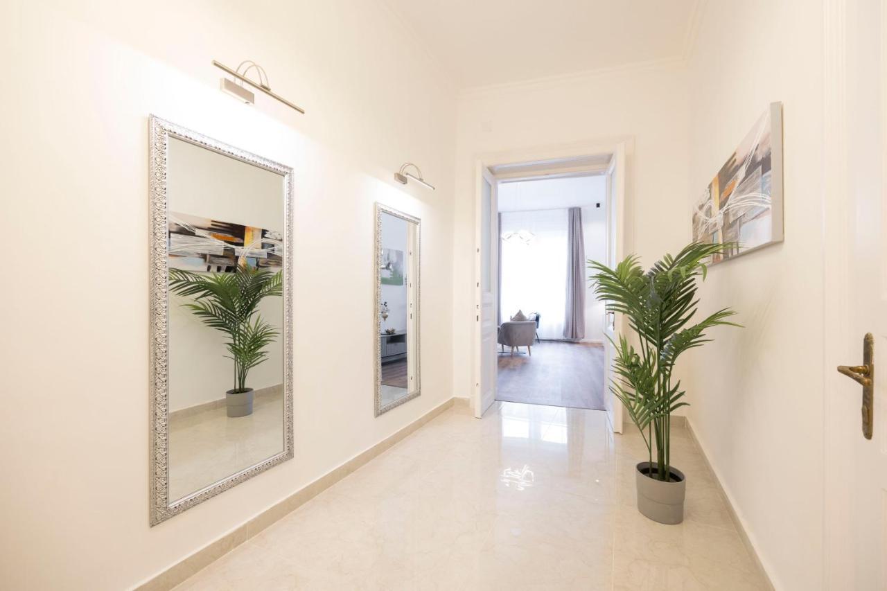 Luxurious Central Grand Home W/ 3Bedrm 2Bathrm Budapest Exterior photo