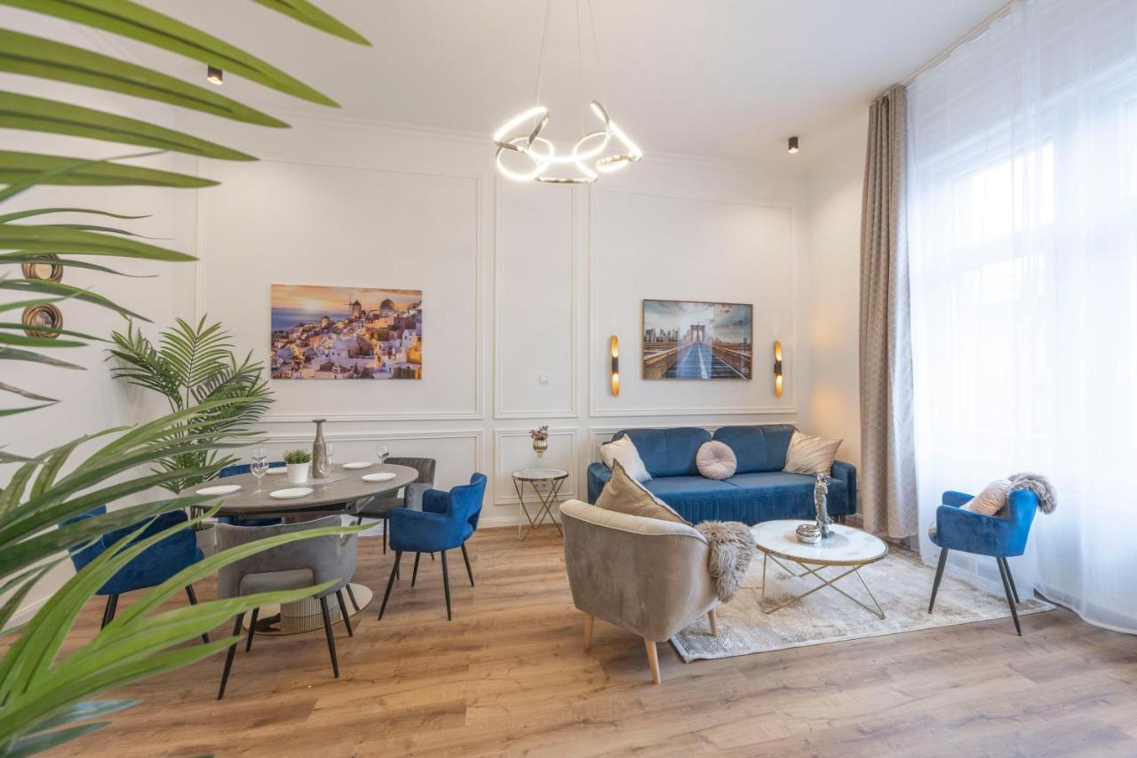 Luxurious Central Grand Home W/ 3Bedrm 2Bathrm Budapest Exterior photo