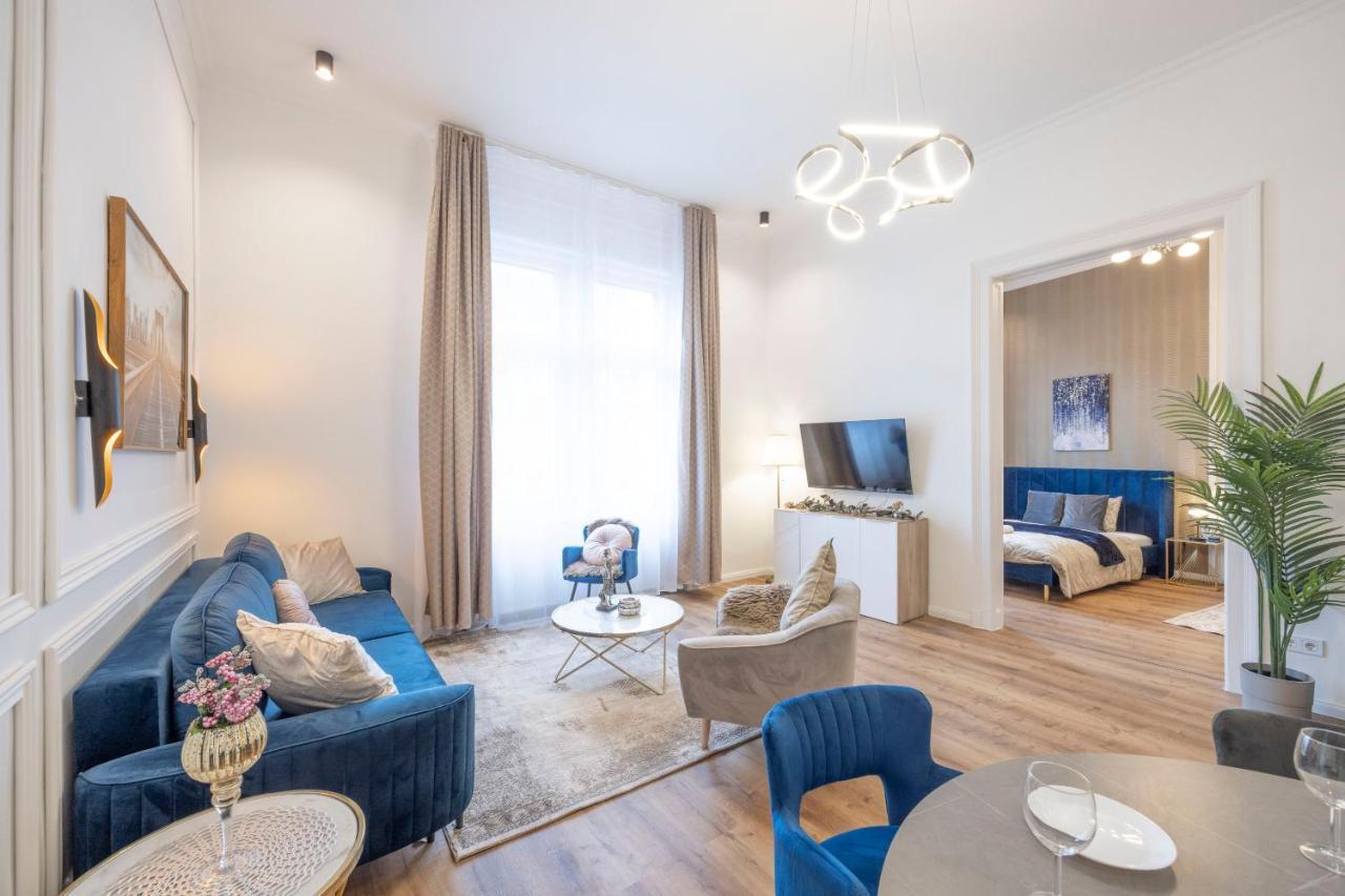 Luxurious Central Grand Home W/ 3Bedrm 2Bathrm Budapest Exterior photo