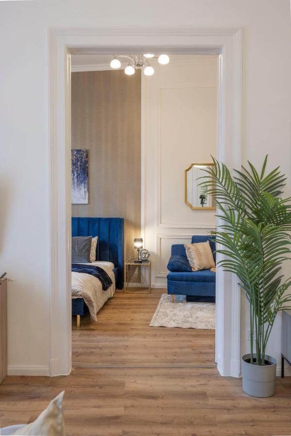 Luxurious Central Grand Home W/ 3Bedrm 2Bathrm Budapest Exterior photo